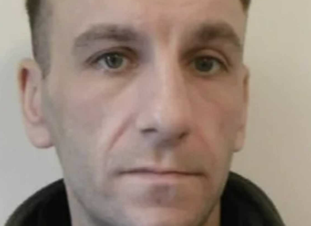 Manhunt for Escaped Doncaster Prisoner Liam Slater, 33, Last Seen on Train to Leeds