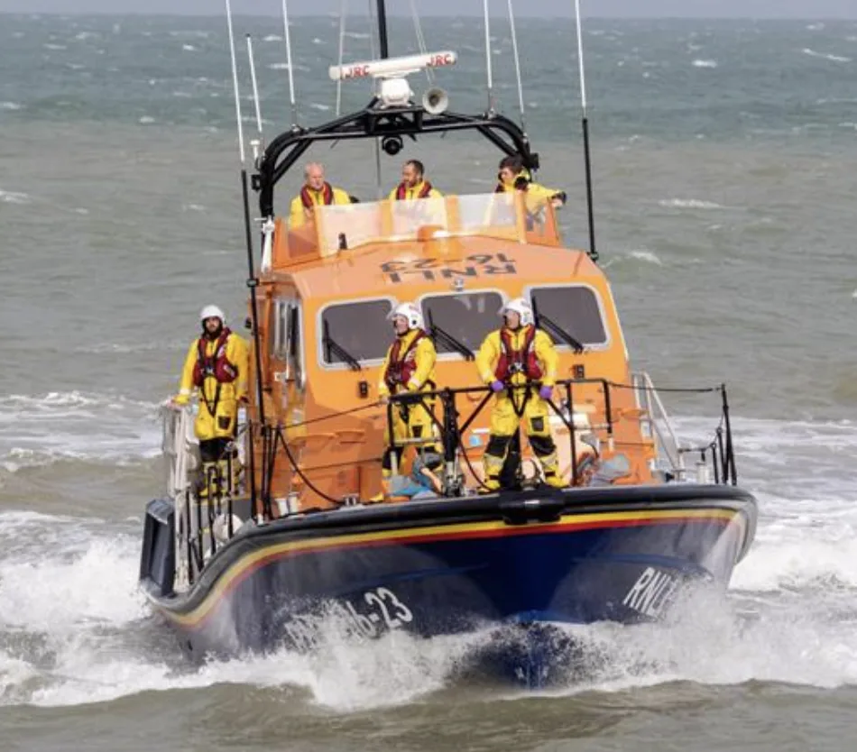 Eastbourne Coast Rescue Ends Safely After Abandoned Clothes Spark Four-Hour Sea Search