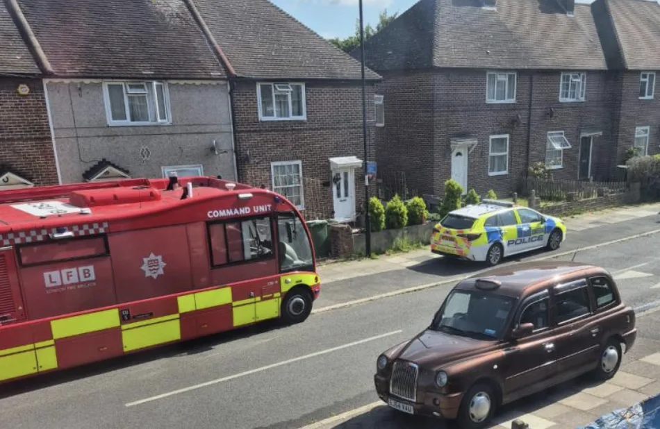 Fire Erupts on Farmfield Road Bromley – Three Treated for Smoke Inhalation, One Hospitalised