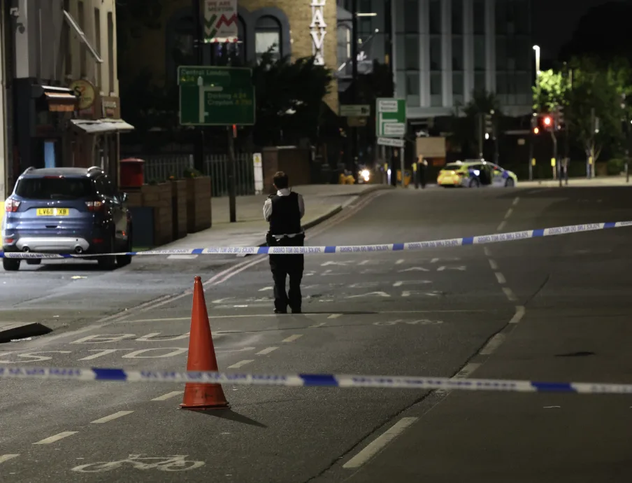 Cyclist Seriously Injured as Bus Crash Shuts Colliers Wood High Street – Major Delays and Bus Diversions Underway