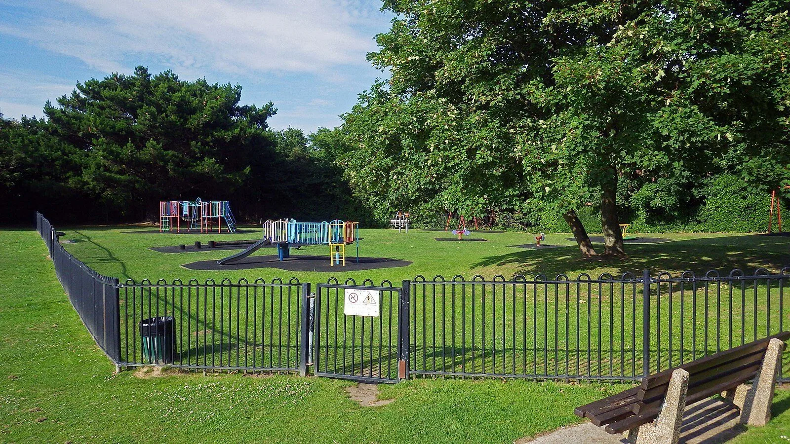 Teen Hospitalised After Brutal Doberman Attack at Bexhill’s Barack Hall Park – Police Hunt Woman Owner
