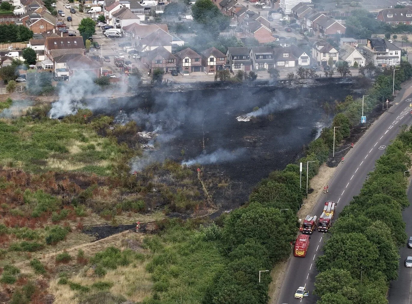 Massive Grass Fire Sparks Evacuation and Fire Engine Crash Near Albion Pub in Rainham