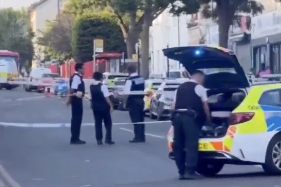 Gunshots in Thornton Heath: Two Men Flee on Moped as Police Launch Hunt