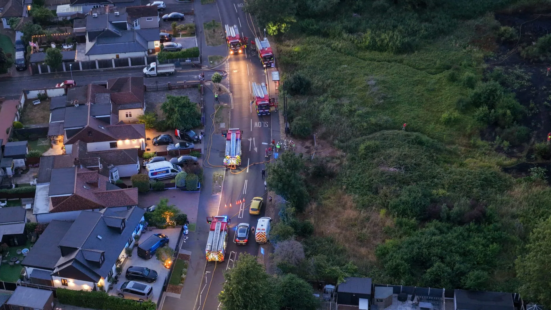 Sixty Firefighters Battle Huge Hornchurch Grass Fire as Smoke Warning Issued to Residents
