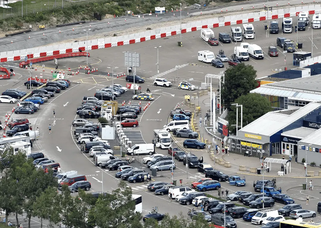 Summer Getaway Chaos: Drivers Warned of Weekend Carnage as Thunderstorm Warnings Trigger Gridlock