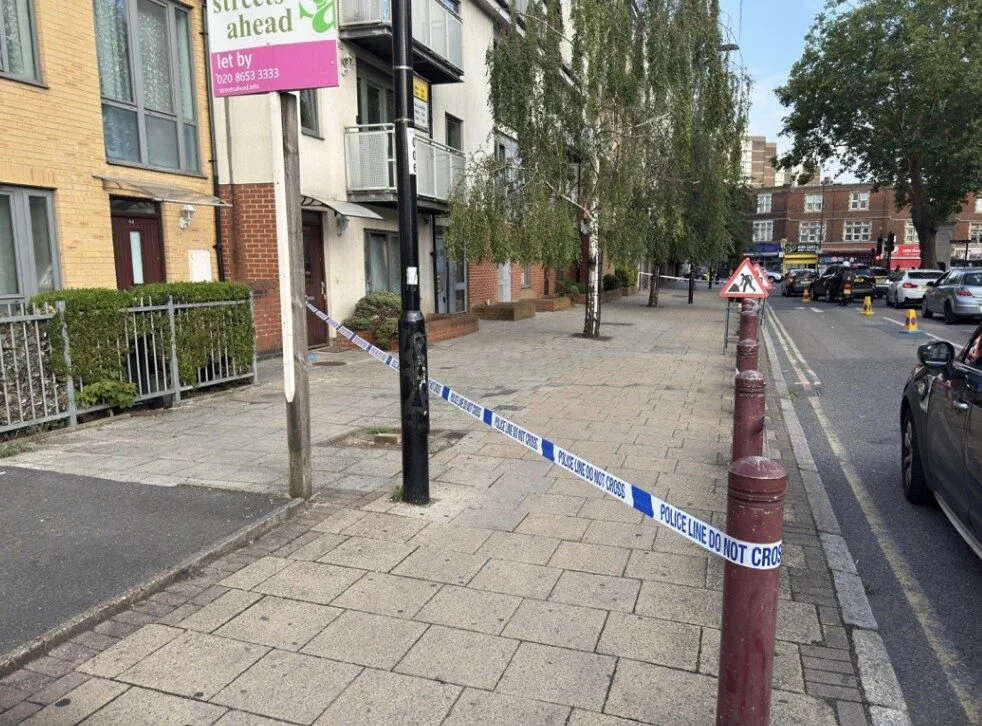 Young Man Stabbed in Broad Daylight on Busy Thornton Heath Street – Police Appeal for Witnesses