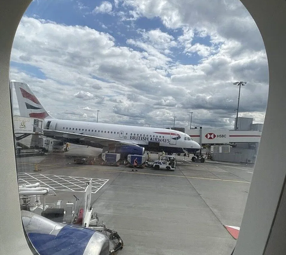 UK Flight Chaos: NATS System Crash Grounds Thousands as Ryanair Demands CEO Resigns