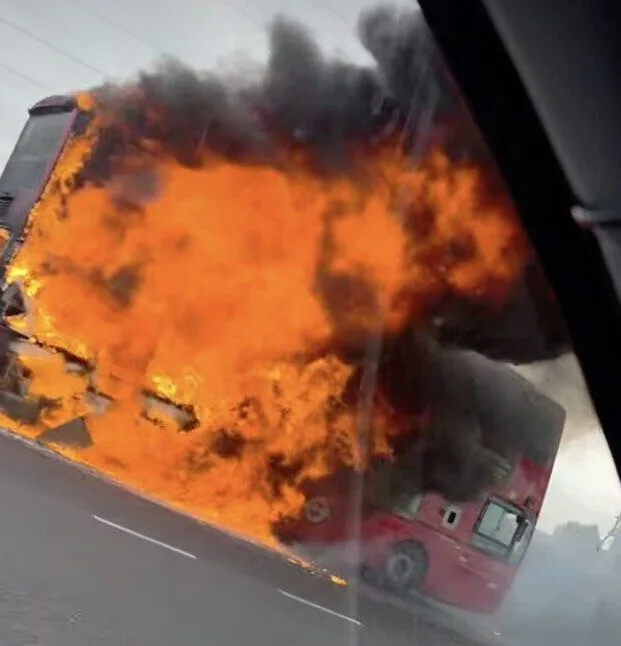 London Bus Fire Bus Fully Engulfed in Fire on A13 Near Wennington During Rush Hour ...