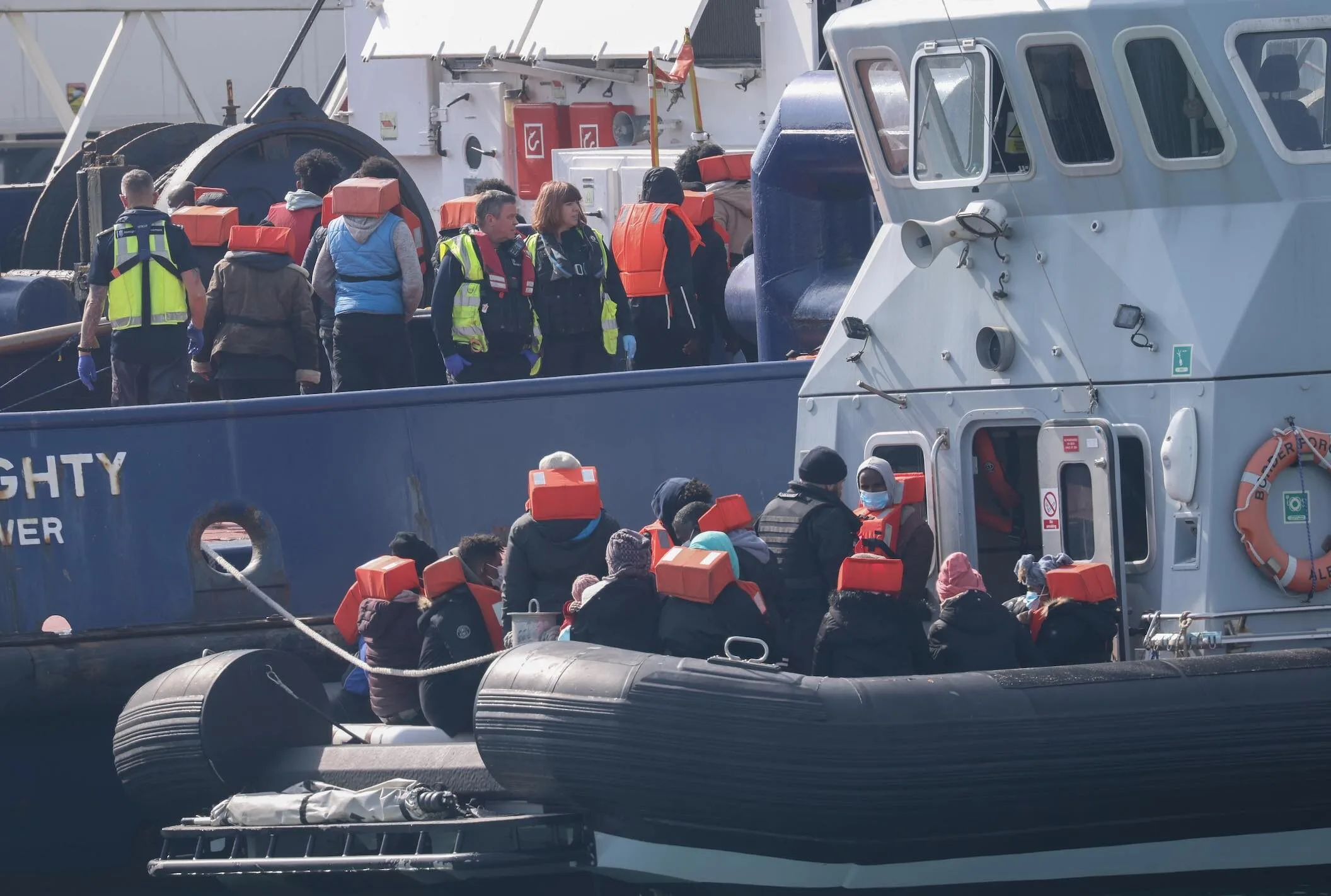 Care4Calais Considers Legal Challenge Over UK-France Migrant Returns Deal