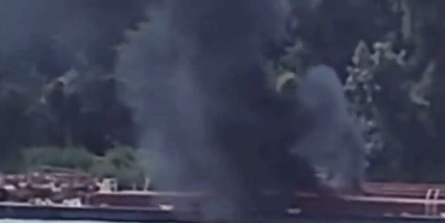 Two Dead After Helicopter Strikes Power Lines and Crashes Into Barge on Mississippi River