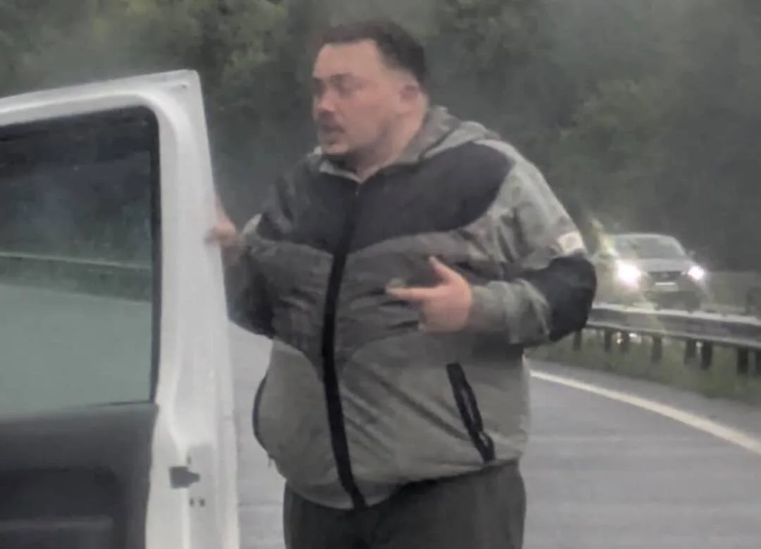Police Hunt Man After Multi-Vehicle Crash on A27 Near Chichester