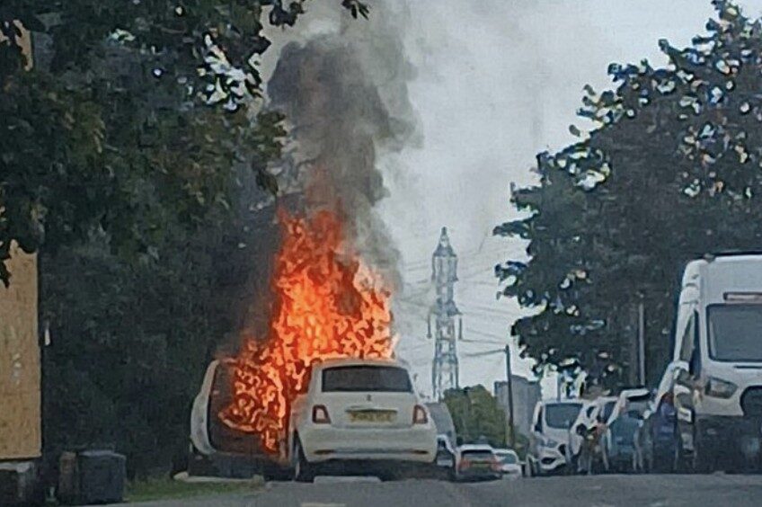 Car Torched in Swanscombe – Firefighters Slam On The Brakes
