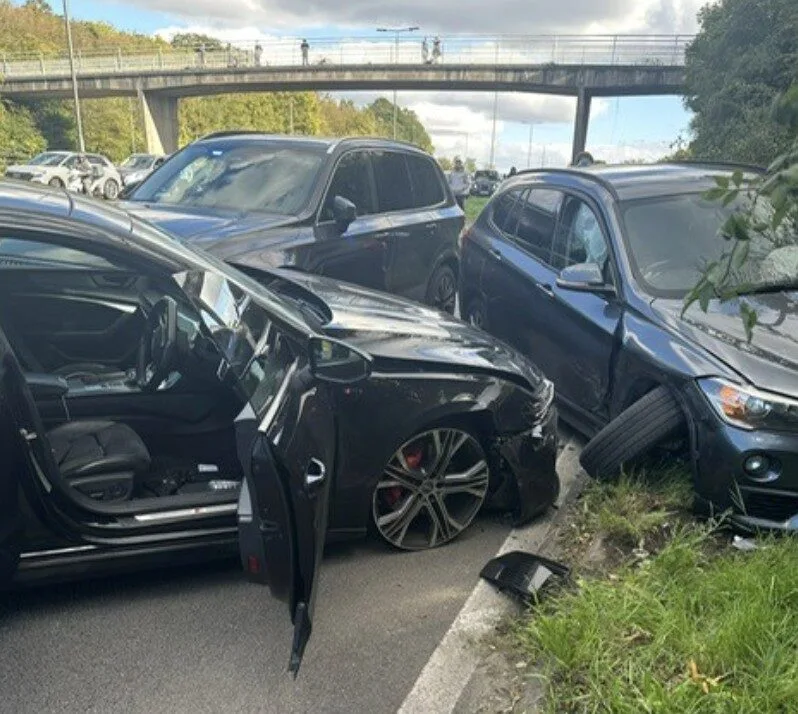 Redbridge Police Stop High-Speed A406 Chase Ending in Crash, Two Men Bailed Over Weapon Fight