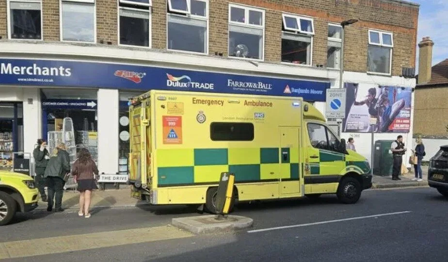 Beckenham Crash: Driver Arrested for No Insurance After Hitting Two Pedestrians on The Drive