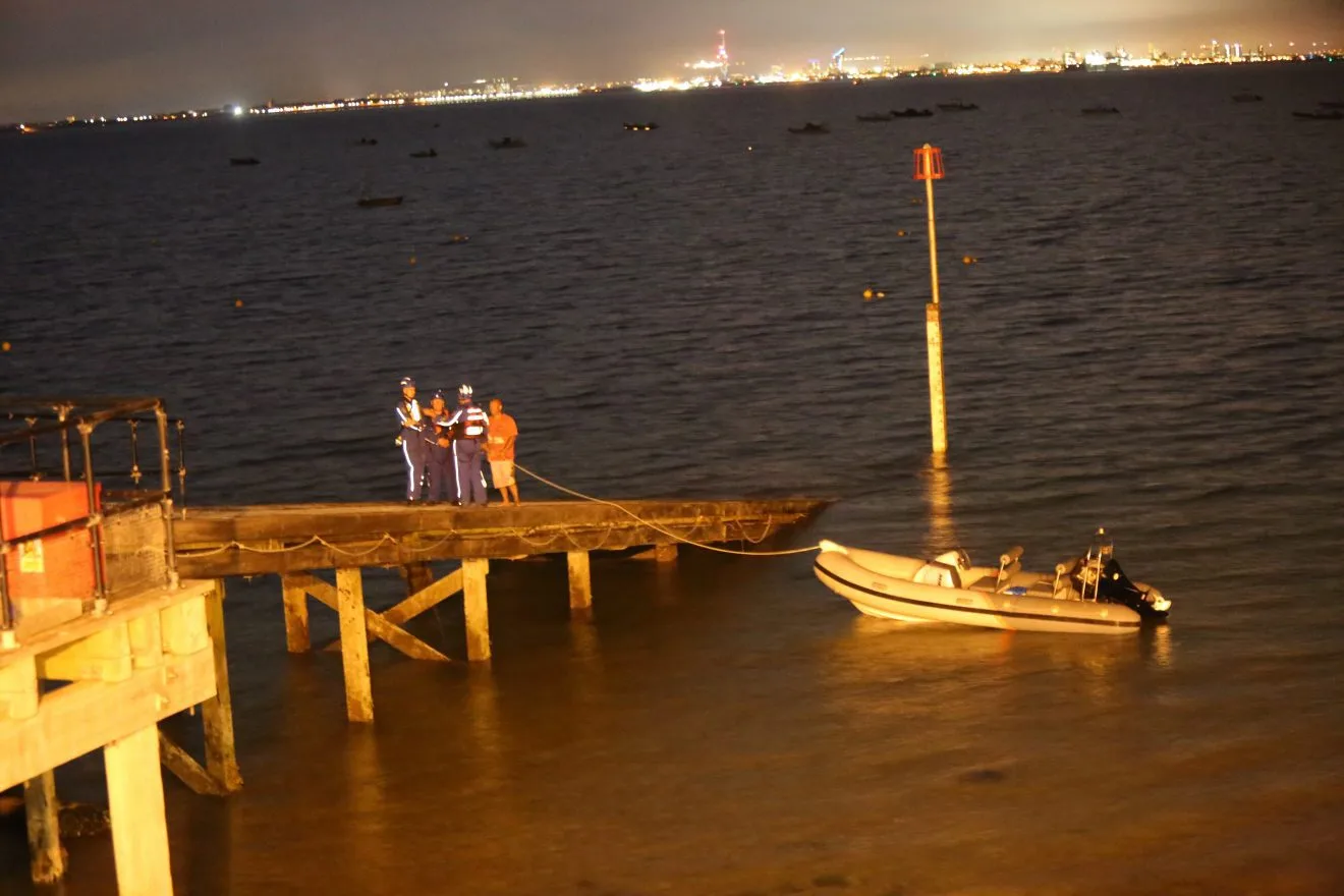 Drunk Trio Nab RIB from Hayling Island to Watch Race, Get Stranded and Rescued Off Isle of Wight