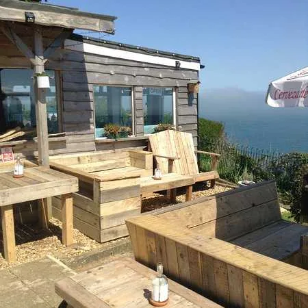Isle of Wight Woman Charged After Drunken Assault on Police in Shanklin Restaurant Ruckus