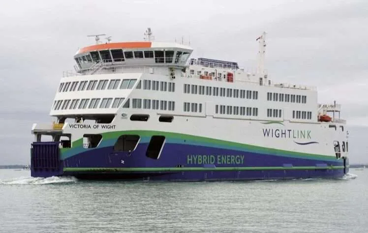 Wightlink Ferry Victoria of Wight Crashes at Fishbourne – Passengers Safe, Delays Continue