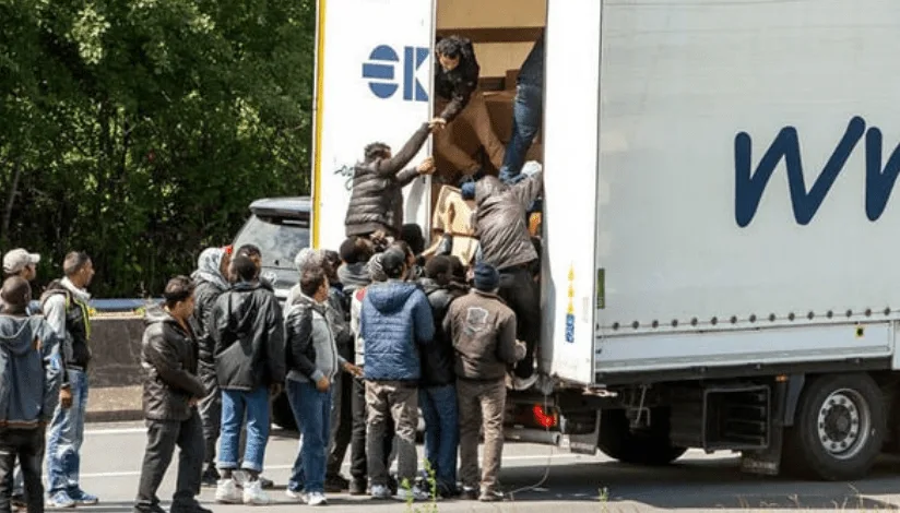 Lorry Driver Dies of Heart Attack After Migrants Attack on French Motorway Attempting UK Entry