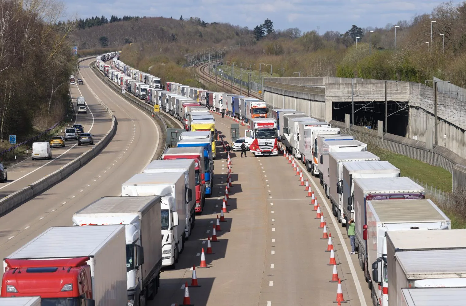 M20 Gridlock in Kent: Operation Brock Chaos Forces Lorry Diversions and Road Closures Near Dover