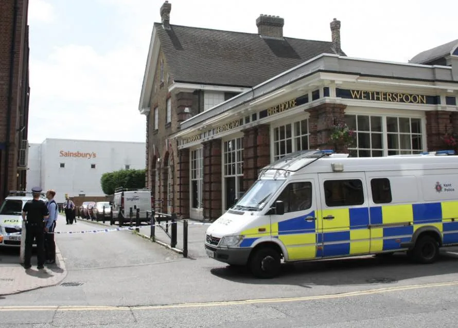 Brutal Dartford Attack: Trio Assault Man Near Spital Street – Police Seek Witnesses