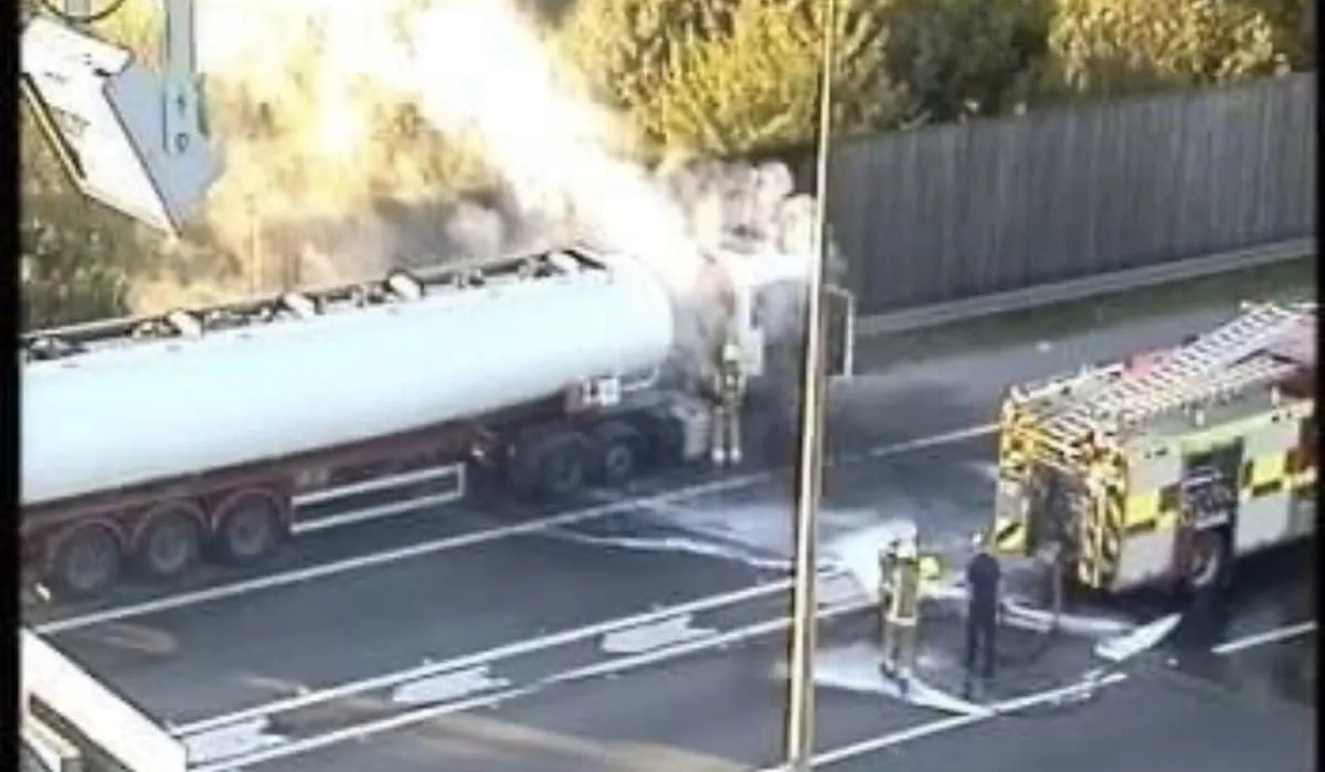 Tanker Blaze on M25 Sparks Chaos as Firefighters Battle Flames with Foam and Hoses