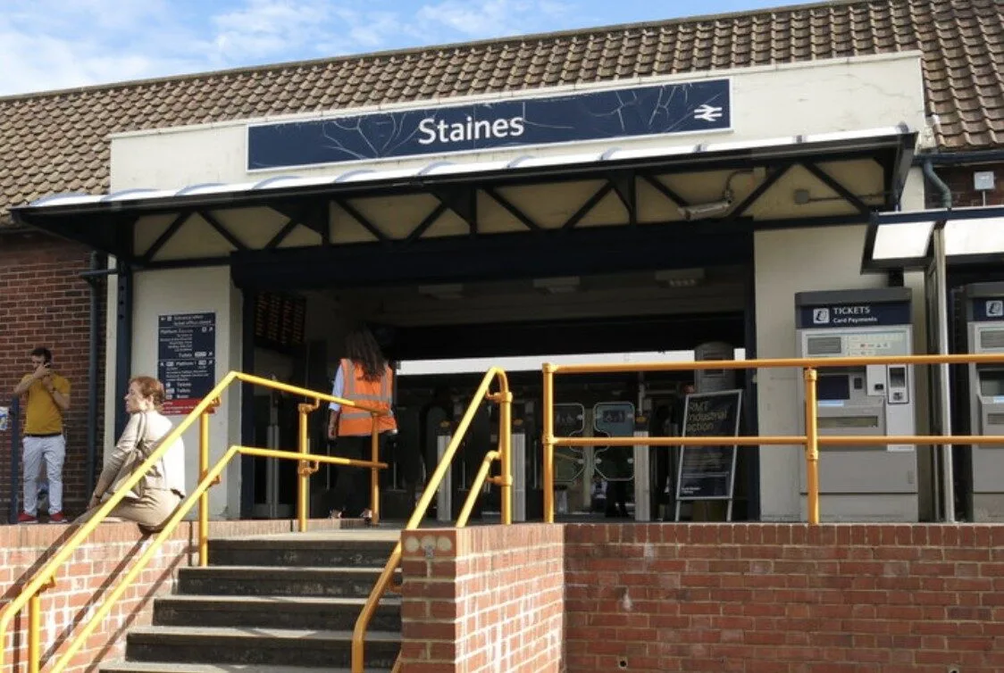 Emergency Incident Halts Trains Between Barnes and Staines – Surrey Rail Chaos to Last Until Evening
