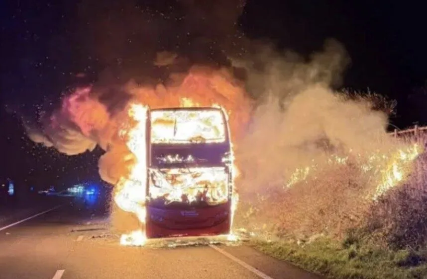 Double-Decker Bus Blaze Closes A30 Westbound Near Launceston – Cornwall Commuters Warned of Long Delays