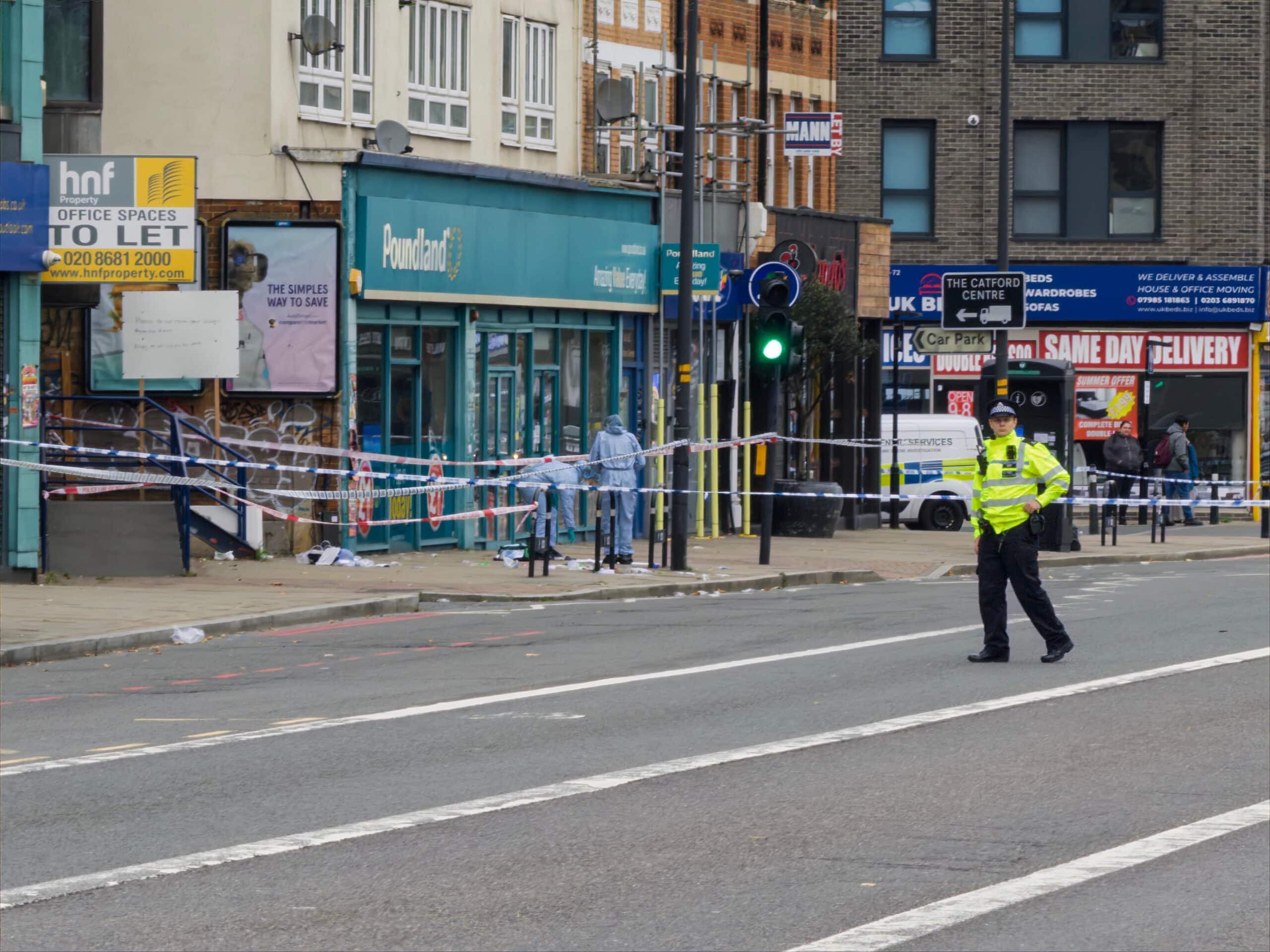 Murder Probe Launched After Fatal Stabbing in Lewisham