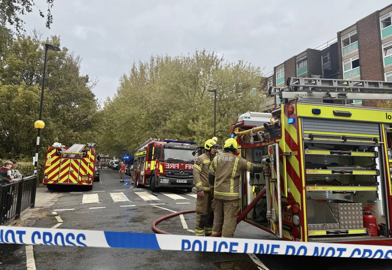 Massive Hackney Road Blaze Rescues Four People and Dog from Six-Storey Flat – No Injuries