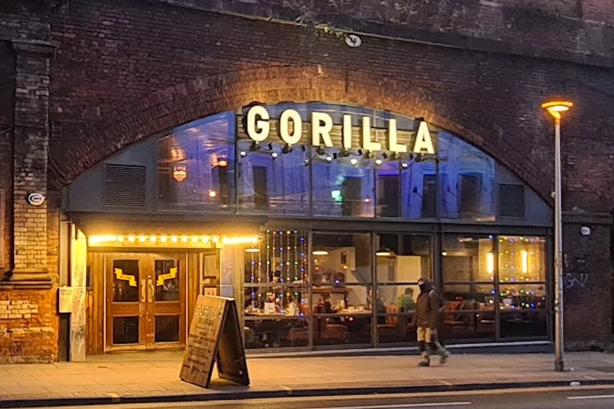 Three Arrested After 19-Year-Old Bar Worker Found Dead Near Manchester Nightclub