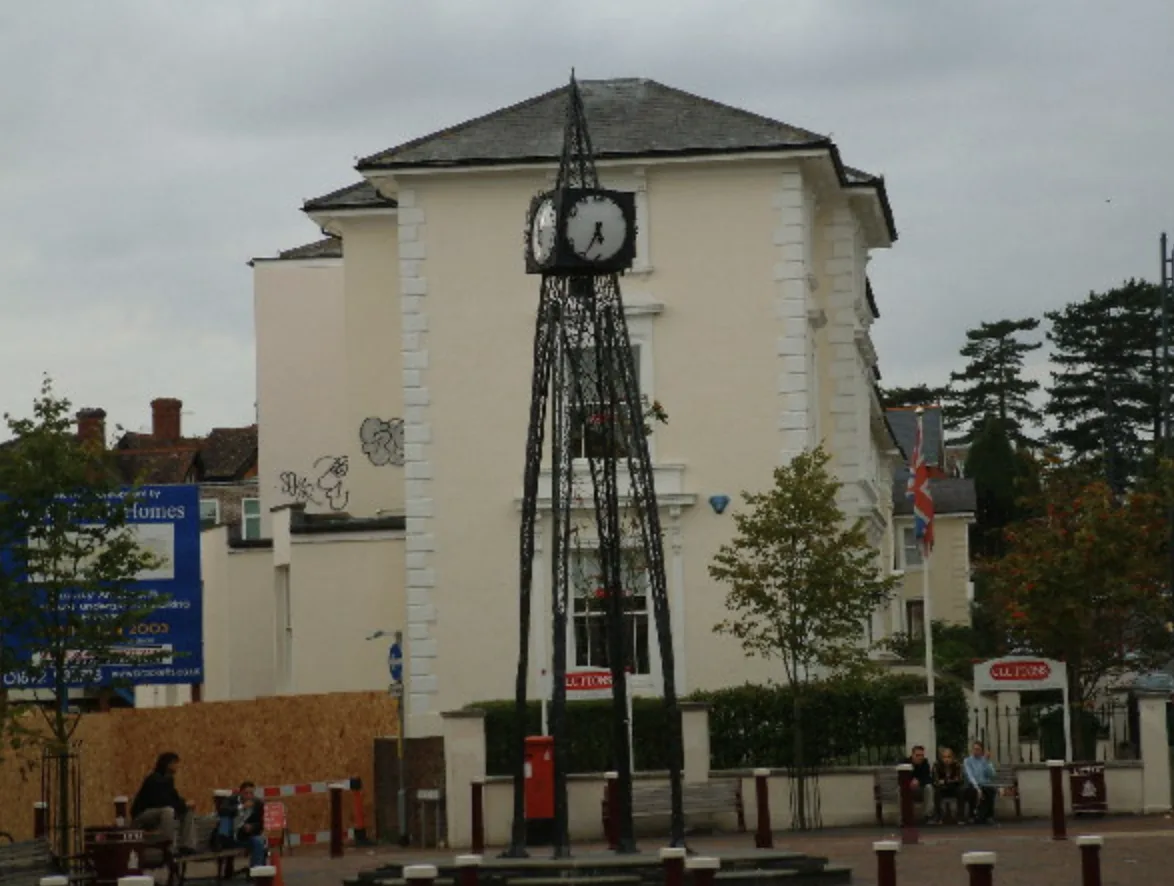 Teen Girl Sexually Assaulted on Tunbridge Wells Common – Man Arrested as Police Hunt More Suspects