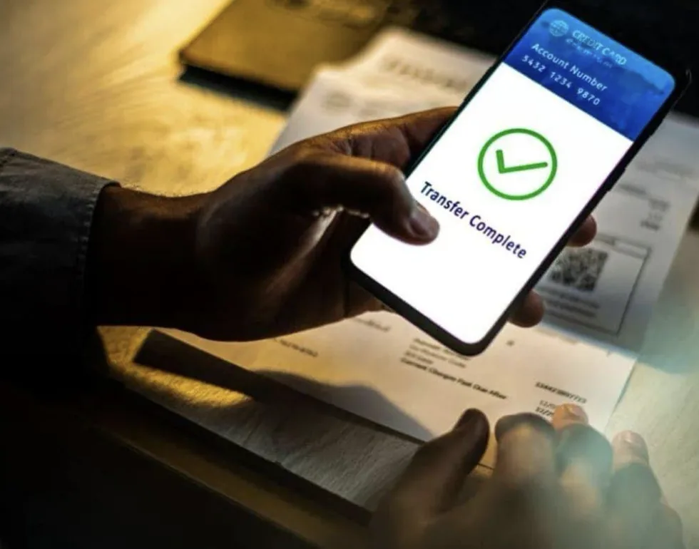 Britons Ditch Debit Cards as Instant Banking Takes Over