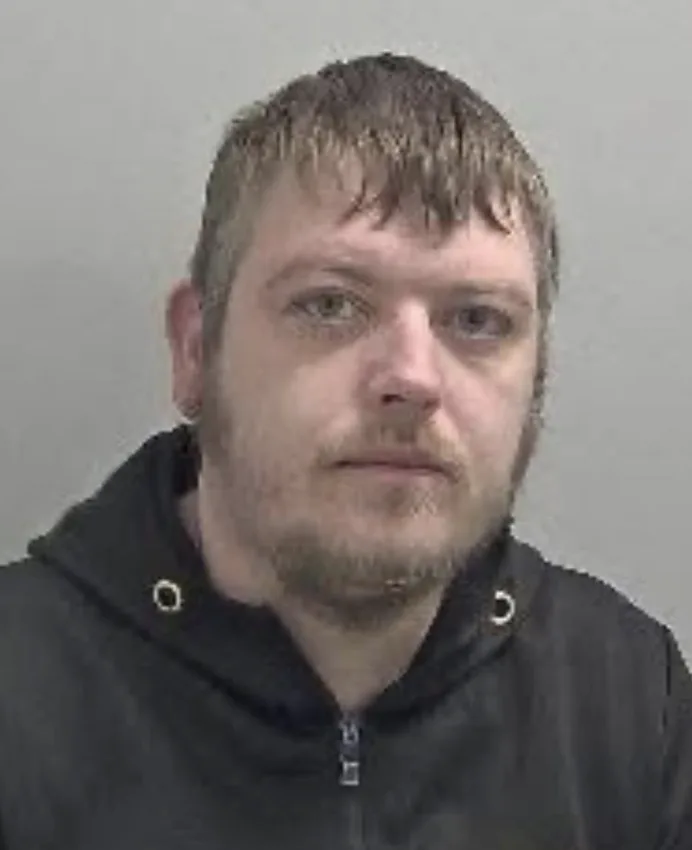 Manhunt Launched for Court Absconder Jamie Bates – Warwickshire Police Urge Nuneaton Locals to Stay Alert