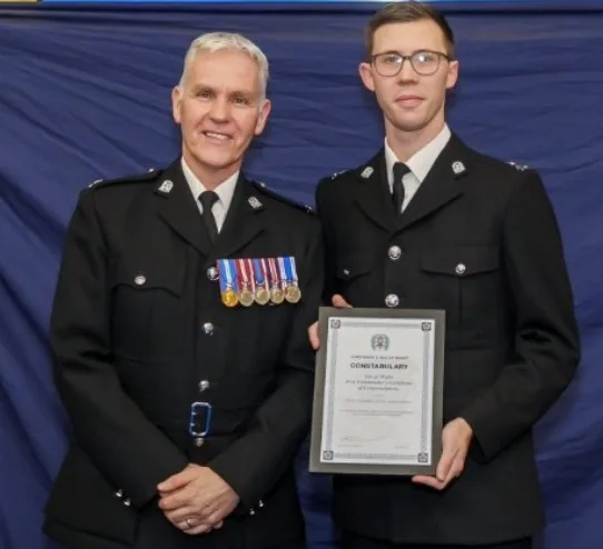 Isle of Wight Rookie Cop Saves Child’s Life Weeks Into Duty in Heroic Rescue