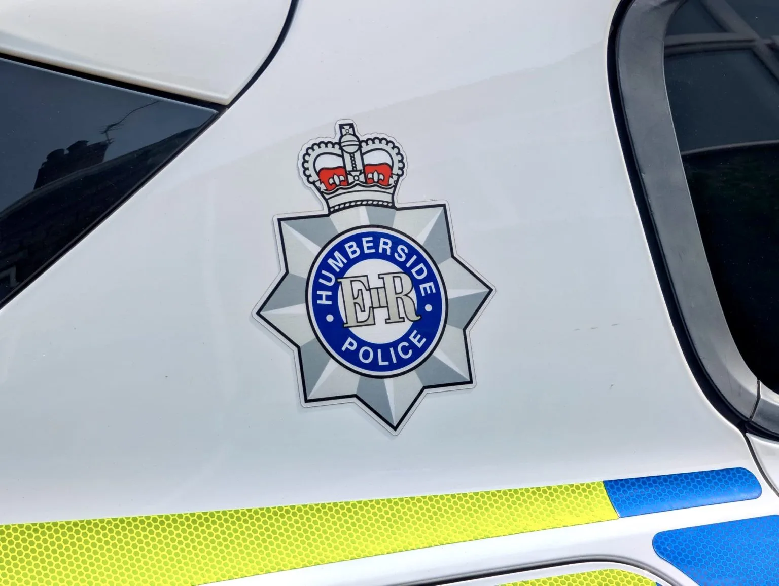 82-Year-Old Man Dies as Red Citroen Crashes into Lamp Post on A16 Near Louth – Police Seek Witnesses