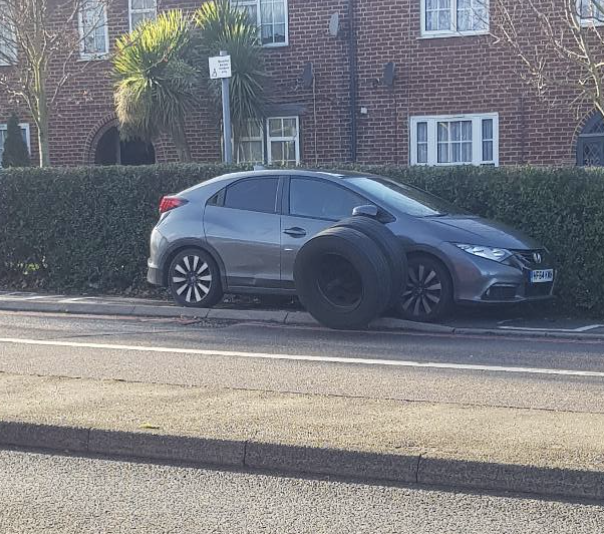 Bus Horror as Wheel Detaches Mid-Journey – Passengers Left in Shock!