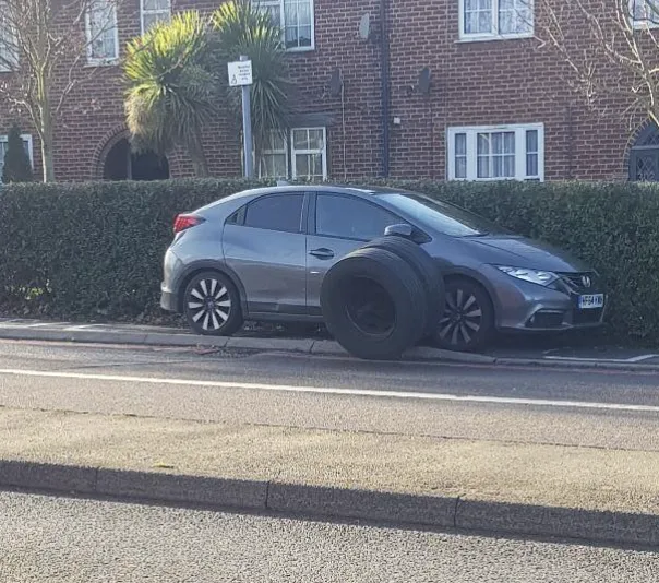 Bus Horror as Wheel Detaches Mid-Journey – Passengers Left in Shock!