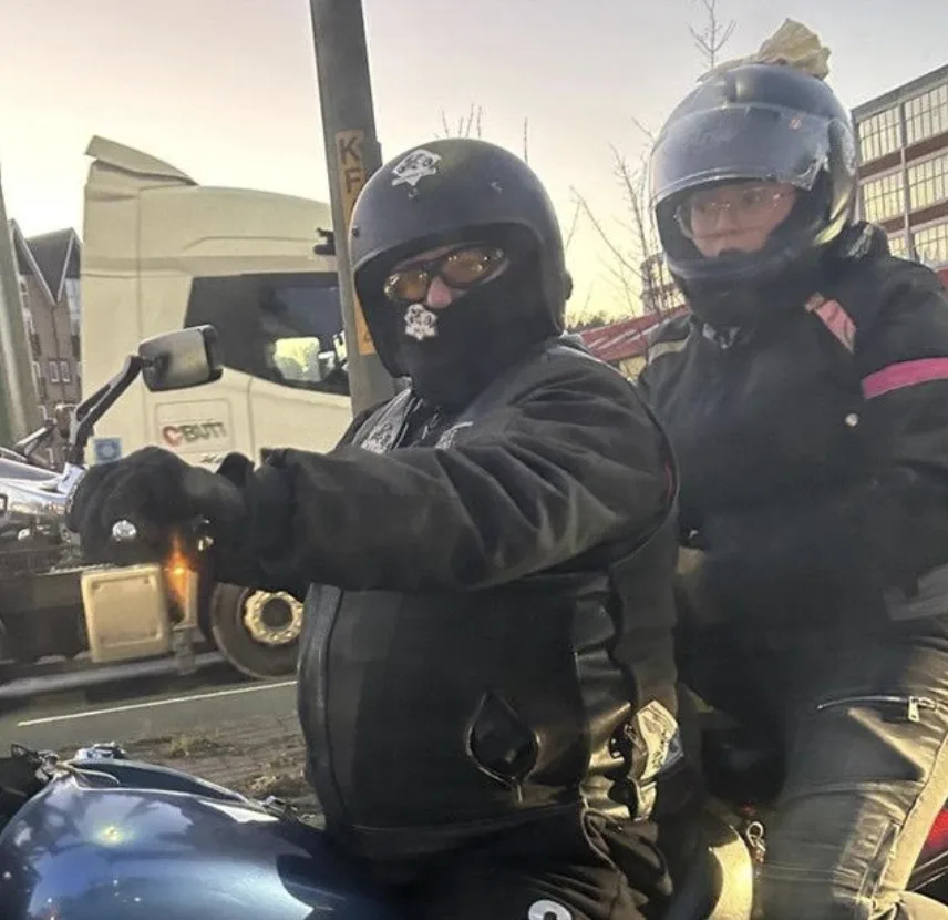 Brazen Thugs Smash Car Window in Broad Daylight on Maidstone’s Fairmeadow – Kent Police Hunt Motorcyclist Duo