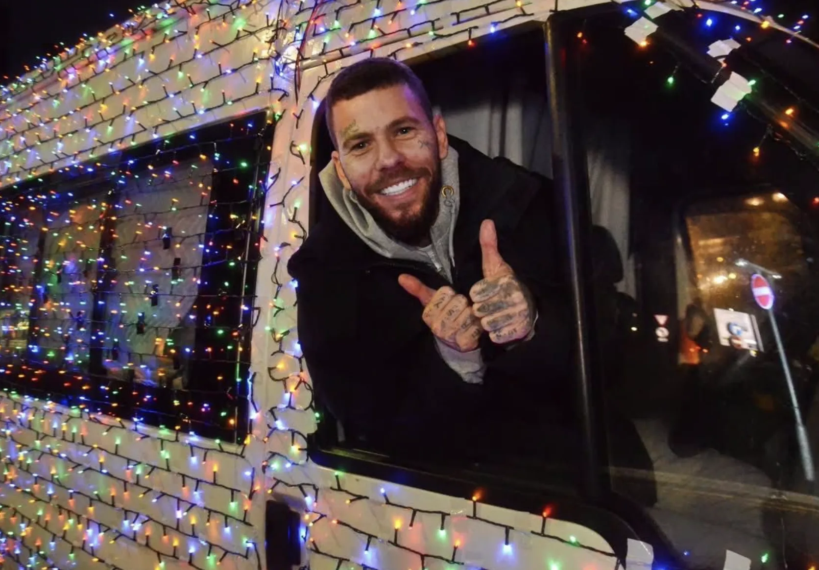 Man’s Christmas Van Packed with 10,000 Lights Brightens Up Town