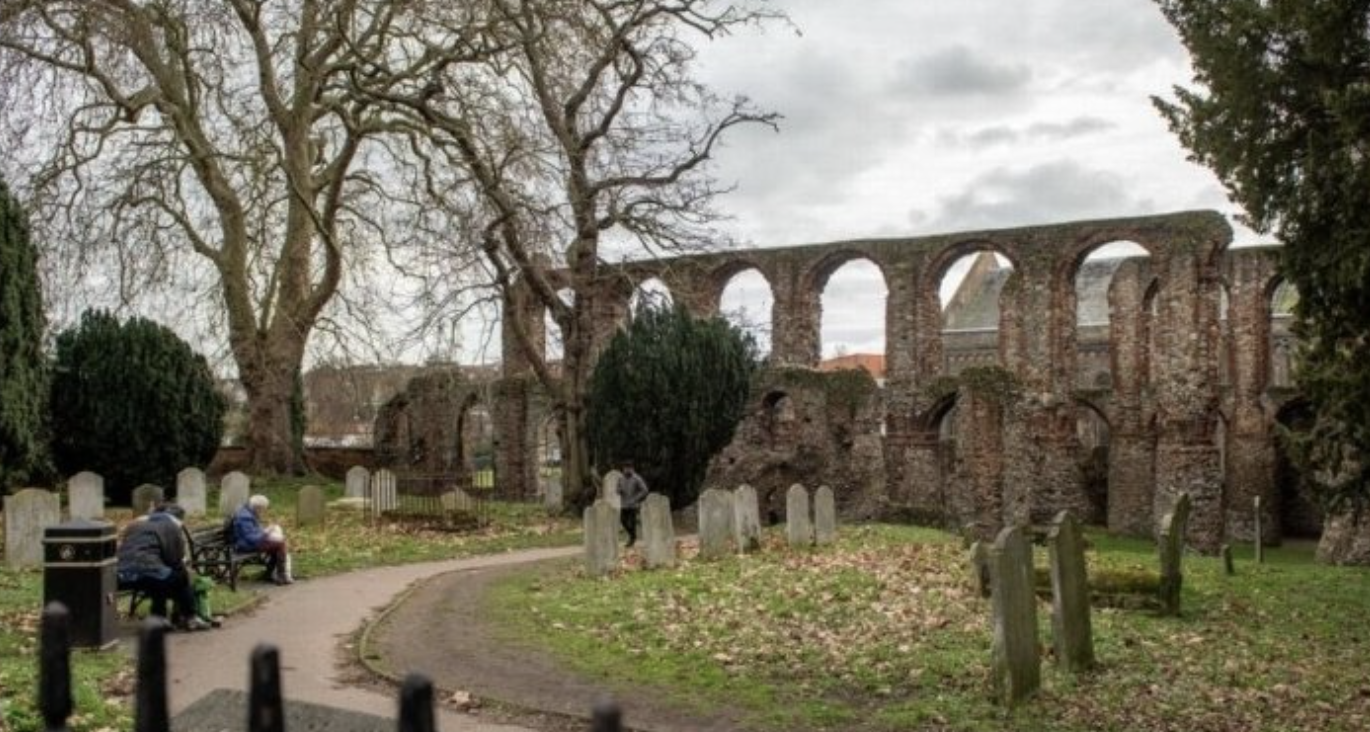 Racially Aggravated Assault Sparks Hunt for Women at Leeds Station