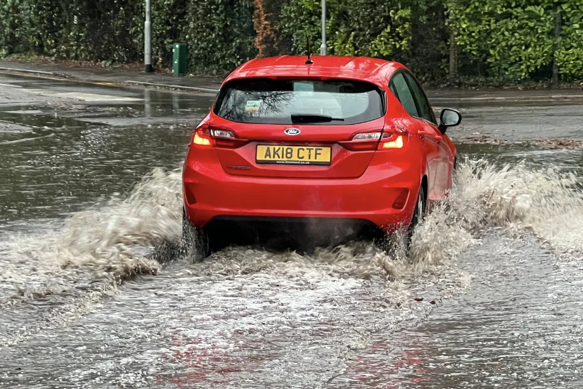 Hove Chaos: Nine-Storey Scaffolding Collapses on Cars, First Avenue Shut for Safety Probe