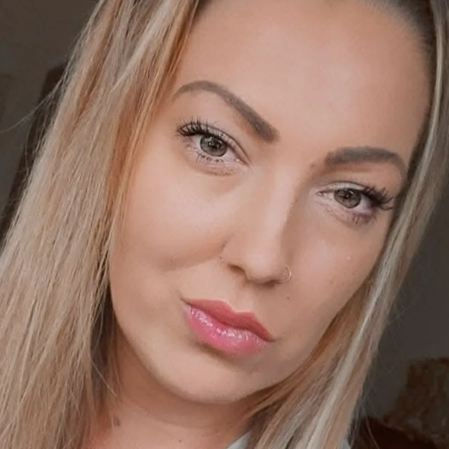 Mother of Six Dies After Brutal Head Injury Attack in Almondbury – Murder Probe Ongoing