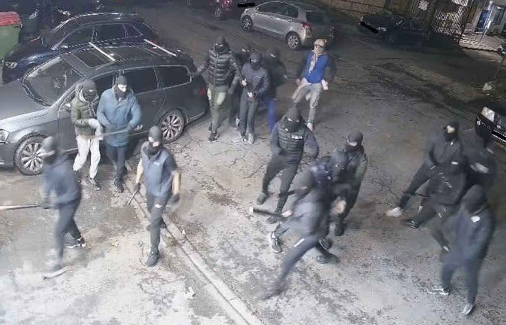 17 Armed Thugs Attack Three Men in Bradford Garage Brawl