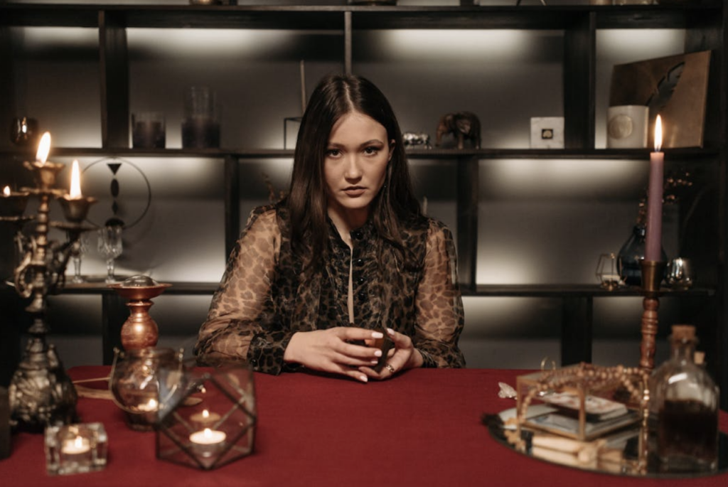 The hidden logic behind predicting outcomes