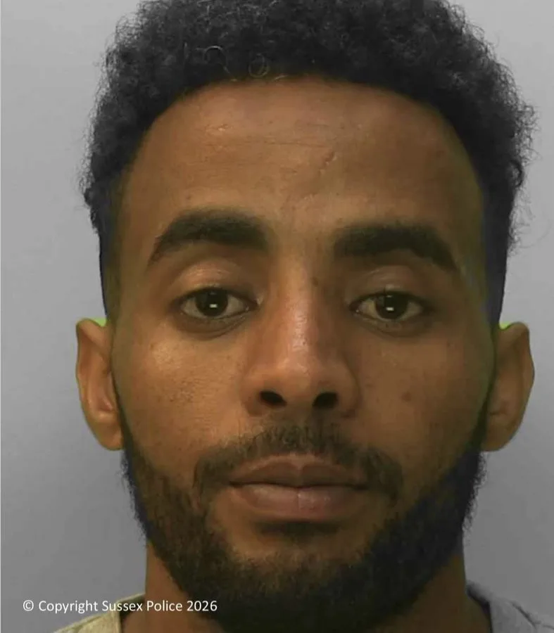 Fugitive Bereke Russom Skips Court After Brighton Beach Attempted Rape Guilty Verdict – Sussex Police Hunt Man at Large