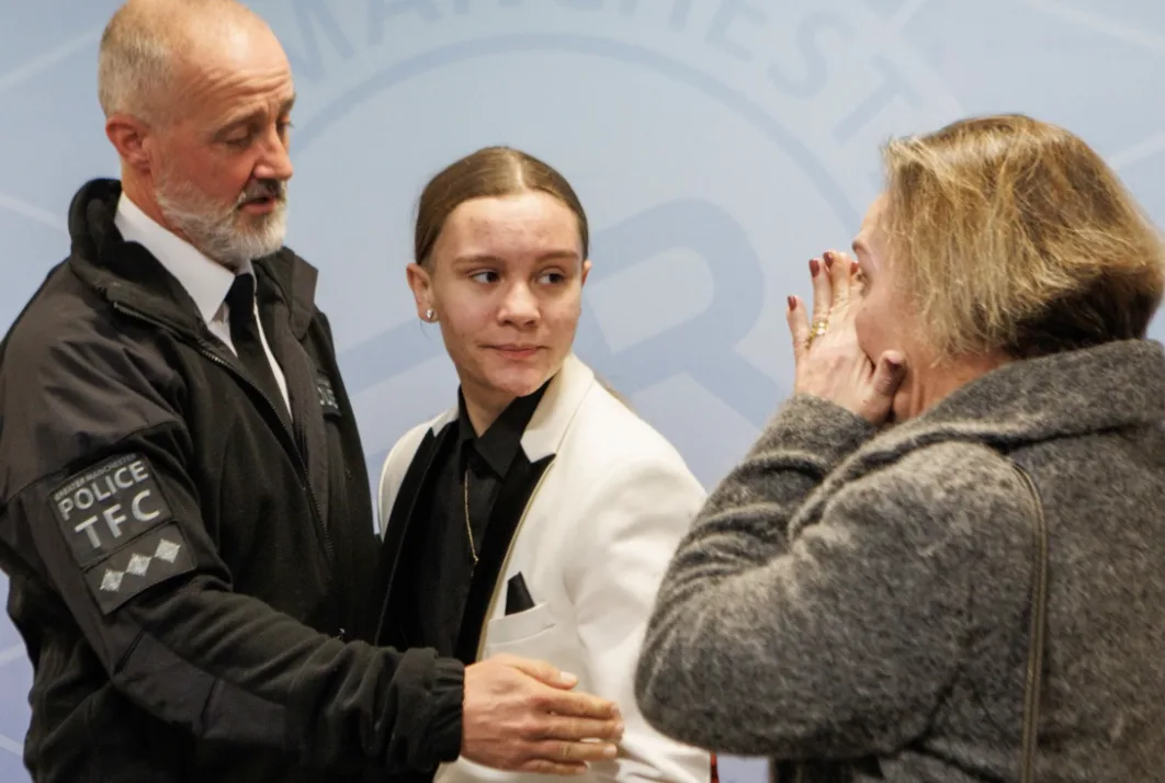 Off-Duty Cop’s Lifesaving CPR at Salford Station Gives Family Precious Goodbye Time