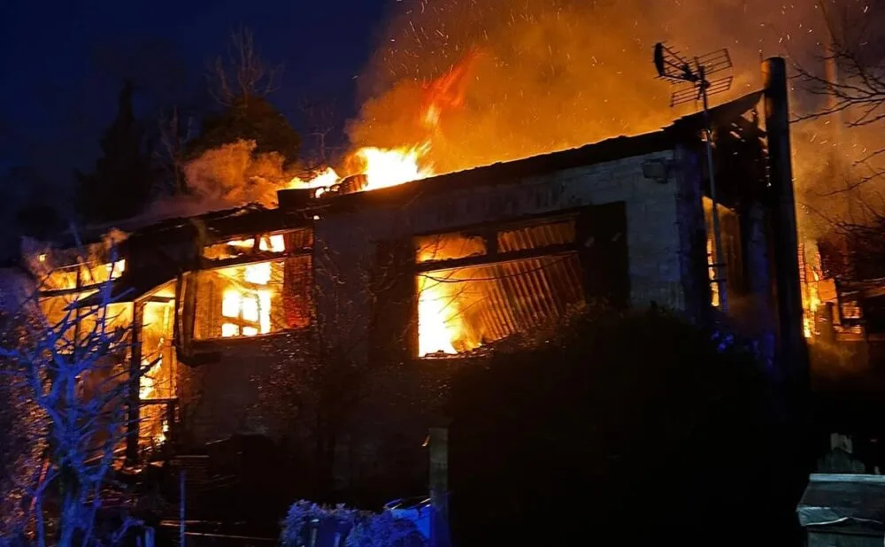 40 Firefighters Battle Massive Bungalow Blaze Near A420 in North Wraxall – Occupant Escapes Unharmed