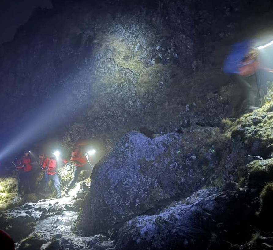 Cash Floods In After Scumbag Walkers Skip Hotel Bill and Stiff Rescue Team