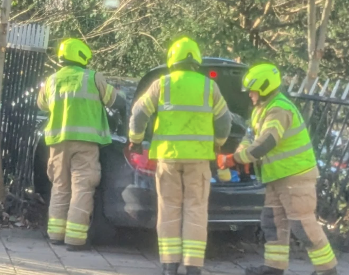Beckenham Lane Chaos as Car Drives Wrong Way – Firefighters Cut Vehicle Free, Bus Routes Diverted