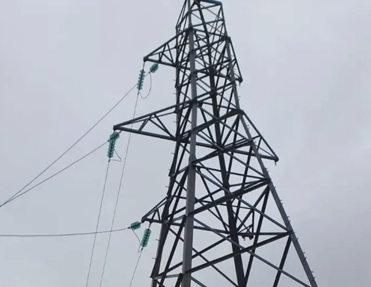M4 Shut Both Ways: Emergency Power Pylon Repairs Slam Berkshire Motorway